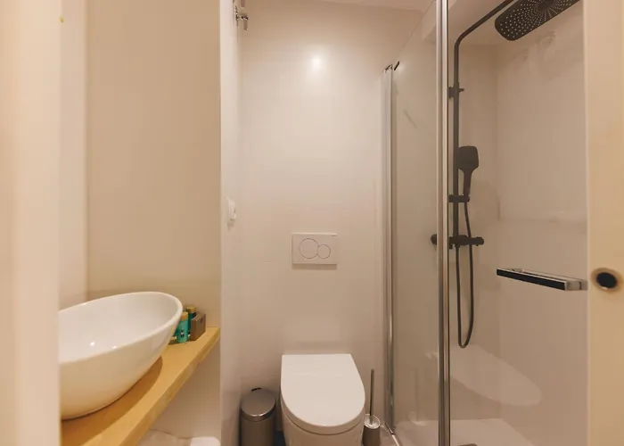 Bravissimo Mora 14, Monthly * Girona